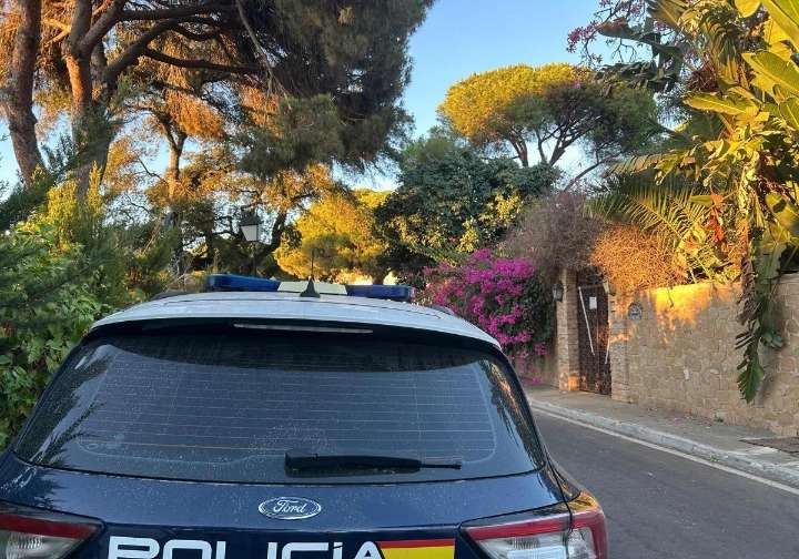 Cárcel para un hombre de 84 años detenido por asesinar a su mujer a puñaladas en Marbella