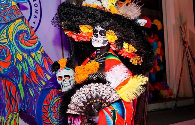 Abre UAdeC un sendero para almas que vuelven; arranca Festival de Muertos