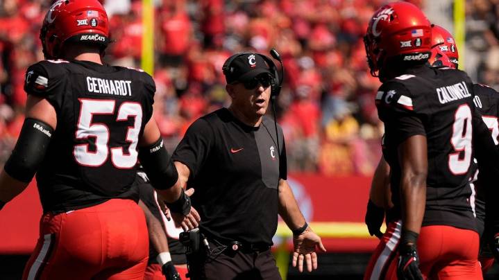Cincinnati emerges as a Big 12 contender with its 1st AP poll ranking in nearly 3 years