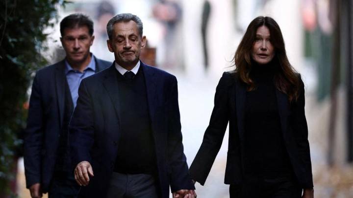 Sarkozy ingresa en una prisión de París para cumplir su condena