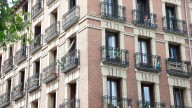 Acceder a una vivienda a través de la familia: las casas donadas crecen un 19% en cinco años y las heredadas, un 13%