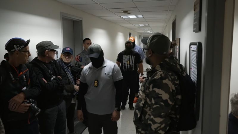 “El pánico, el miedo y el terror están instalados en nuestra comunidad”: ICE continúa operativo en pleno cierre del Gobierno