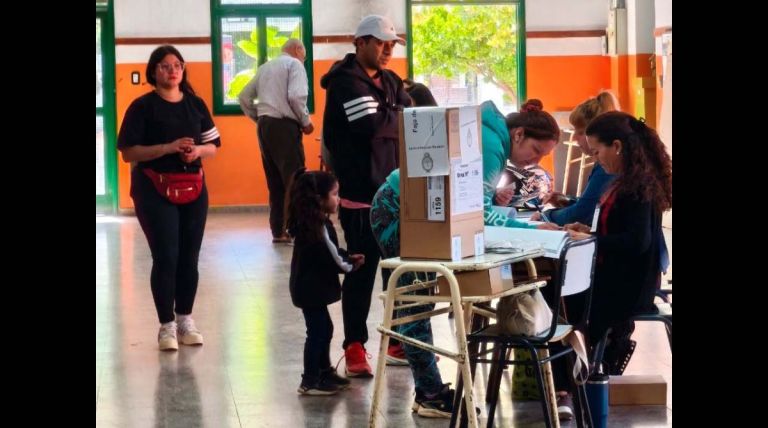 Intensa jornada electoral: abrieron los comicios legislativos 2025