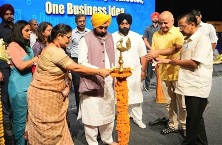CM Mann & Kejriwal introduce entrepreneurship mindset course to make state a land of job givers instead of job seekers