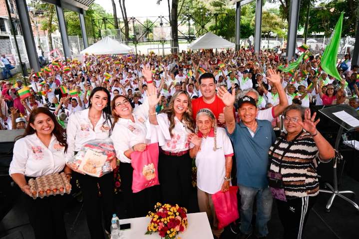 Alcaldesa Johana Aranda dio apertura a segunda fase de ‘Pan de Vida’ que recorrerá las 13 comunas y zona rural