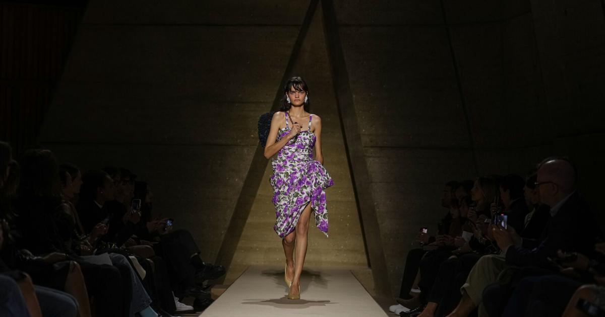 Chloe says it with printed flowers in Paris show