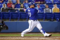El mexicano Alejandro Kirk está nominado al Guante de Oro de la MBL
