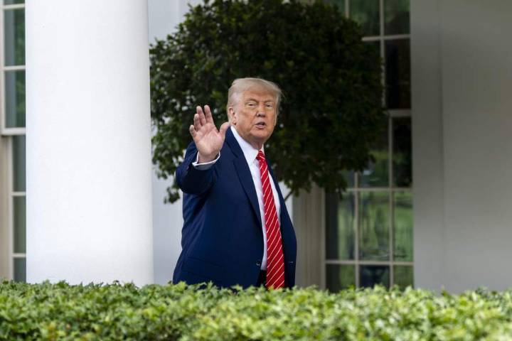 Trump se opone a la pausa arancelaria del Tesoro y habla de guerra comercial con China