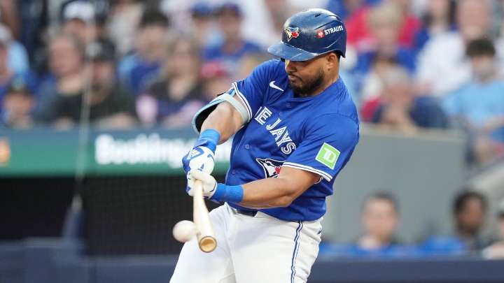 Santander draws back in as Blue Jays deploy righty