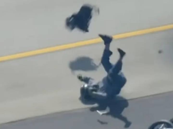 Impactante video: mató a un policía, escapó a toda velocidad y salió volando