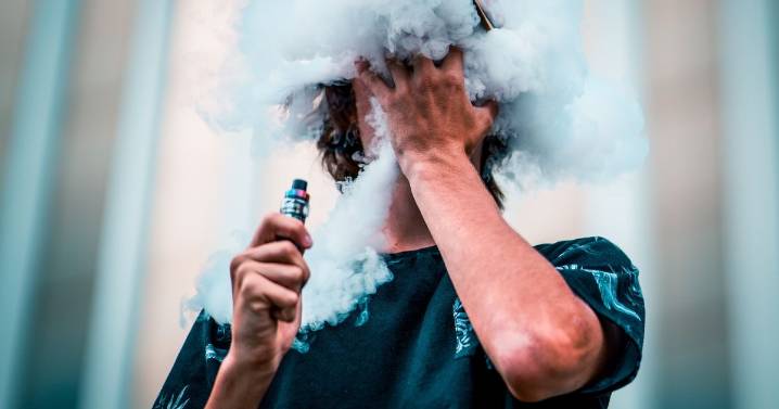 Millones de niños ya son adictos a los cigarrillos electrónicos, advierte la OMS
