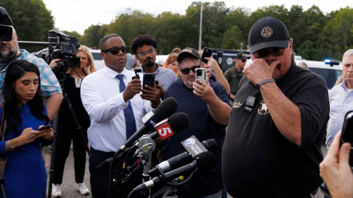 Tennesse: 19 missing after US explosives plant blast, Humphreys County Sheriff Chris Davis addresses media