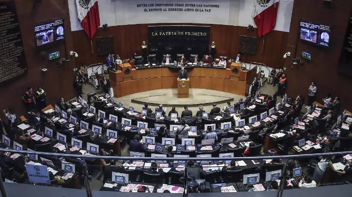Morena da “albazo” en la Ley de Amparo e introduce reserva que aplica retroactividad prohibida por la Constitución