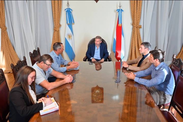 Frigerio se reunió con organizadores de Jornada de la Cadena Láctea de Entre Ríos