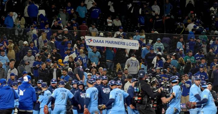 Blue Jays slugger Santander back in lineup for Game 3 of ALCS against Mariners