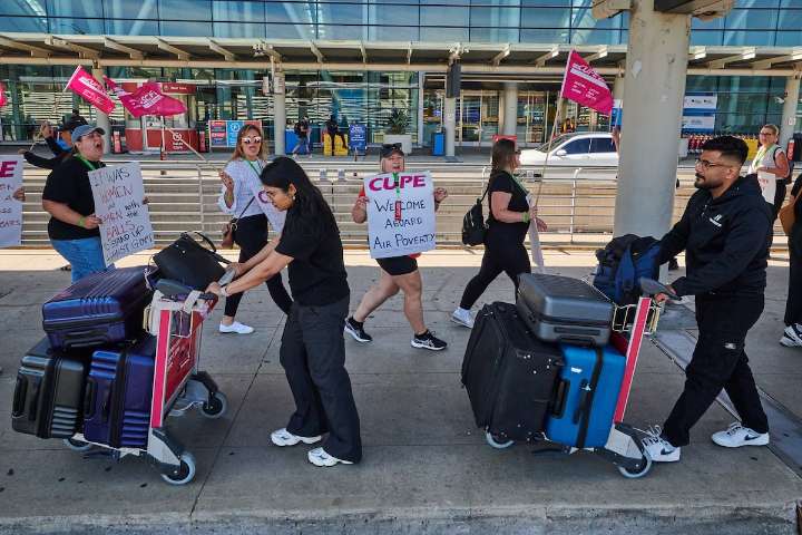 Federal travel regulator’s complaint backlog grows by 1,000 after Air Canada strike