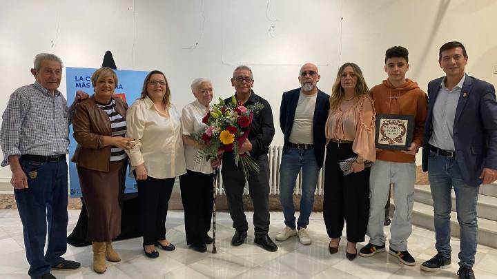 Burjassot reconoce a dos comercios históricos del pueblo