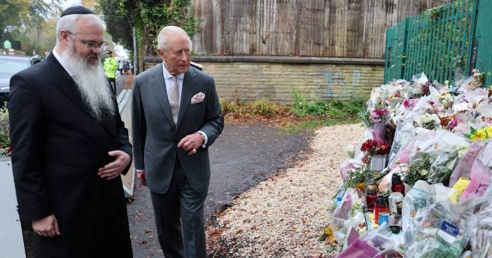 King visits Manchester Synagogue targetted in terror attack