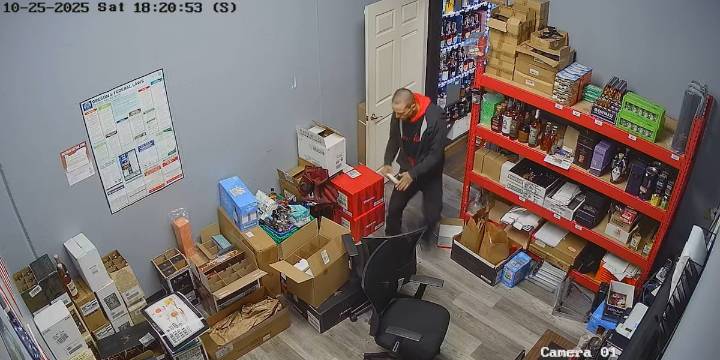 Portland liquor store burglarized during medical emergency