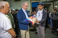 Presidente dominicano supervisa distribución de ayuda por tormenta