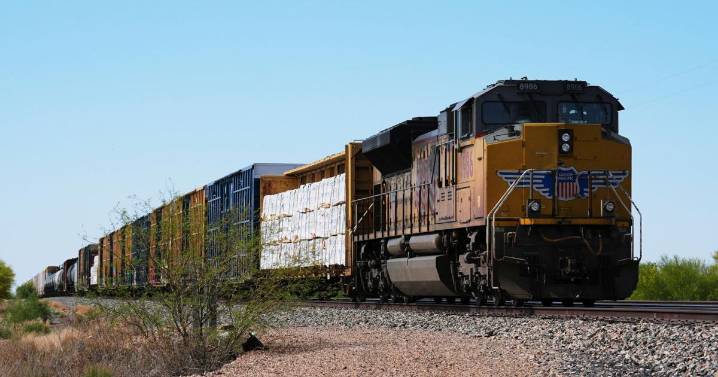 Union Pacific and Norfolk Southern report solid profits as they make their case for their merger