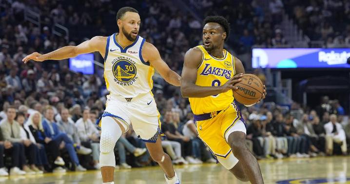 With their big three out, Lakers work on 'championship habits' against Warriors