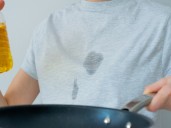 Cómo sacar las manchas de aceite de la ropa