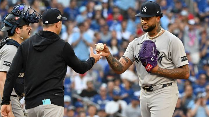 Aaron Boone explains removing Luis Gil early in Game 1 vs. Blue Jays