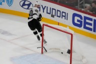 Kings earn road win over Blackhawks