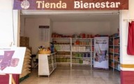 Dejan a Juárez fuera de Tiendas Bienestar