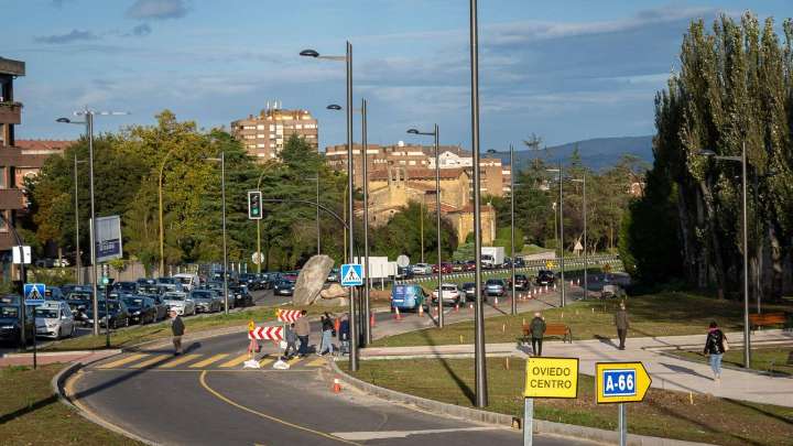 La empresa que construirá el carril bici y la acera a la altura de La Vega y el perrománico de Santullano