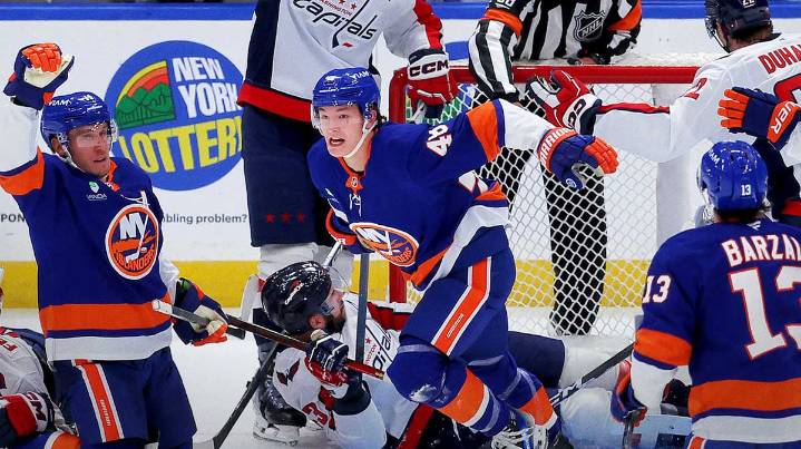Watch Islander’s Matthew Schaefer’s first-ever NHL goal in Capitals game