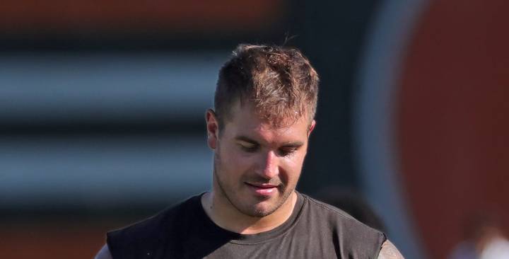 Browns have 3 key players inactive: Mike Hall, Jack Conklin updates