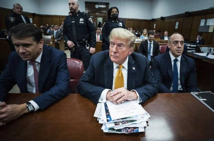 Trump apela la histórica condena por sobornos en Manhattan que lo tilda de delincuente