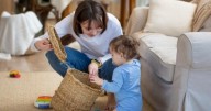 Cuánto cobran las niñeras y cuidadores de adultos en octubre de 2025