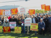 'We're sick of it': Hundreds at Cape Breton rally denounce federal gun buyback program