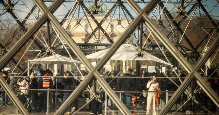 Suspects arrested over theft of crown jewels from Paris' Louvre museum