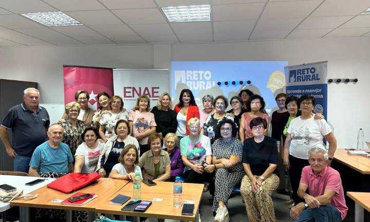 Lorca promueve la inclusión tecnológica de las personas mayores con el proyecto europeo ‘Reto Rural Digital’