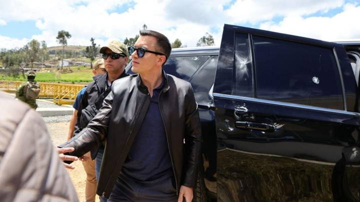 Atacan caravana del presidende de Ecuardor; gobierno denuncia intento de asesinato