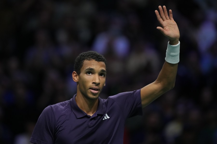 Auger-Aliassime ends Vacherot's impressive run at the Paris Masters