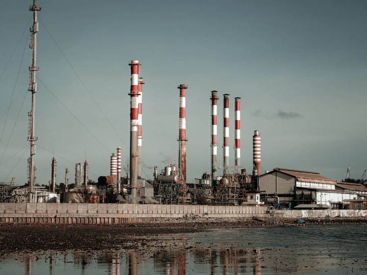 Natural Gas Price Cut: Centre reduces prices for H2 FY26