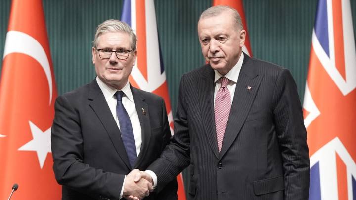 Turkey to buy 20 Eurofighter jets from UK, says Starmer