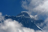 Snowstorm traps hundreds of hikers on Mount Everest during China’s national holiday