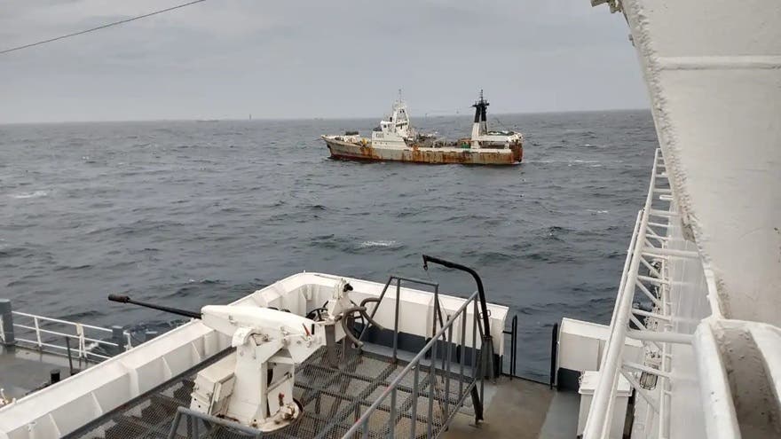 La flota china que saquea el Mar Argentino comete actos de esclavitud y aniquila especies