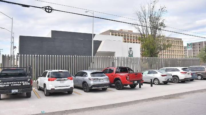 Retoman propuesta de construcción de torre de estacionamientos para el IMSS