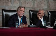 La lengua de las redacciones: ¿vale aún la pena discutir por una coma en un mundo que depende de las máquinas?