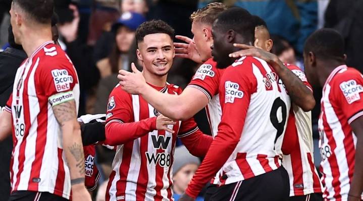 Sunderland remonta y vence al Chelsea con gol en tiempo añadido