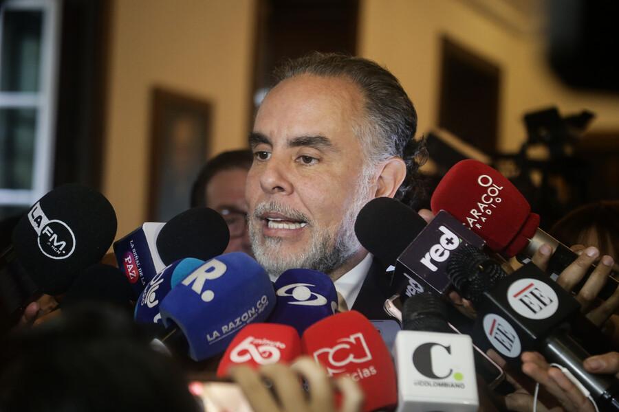 Hay que explicarle al presidente de EE. UU. donde queda Colombia: Benedetti