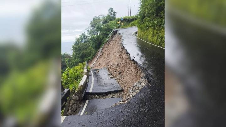 News18 Afternoon Digest: 14 Killed In Darjeeling Landslide, Doctor Arrested For Prescribing 'Toxic' Cough Syrup And More