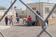 Toman clases alumnos de Secundaria Estatal 3081 a la intemperie en carpas